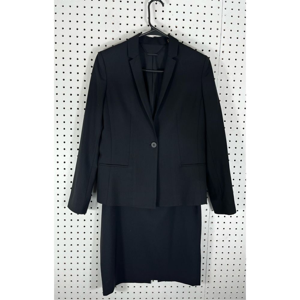 Elie Tahari blazer/skirt set